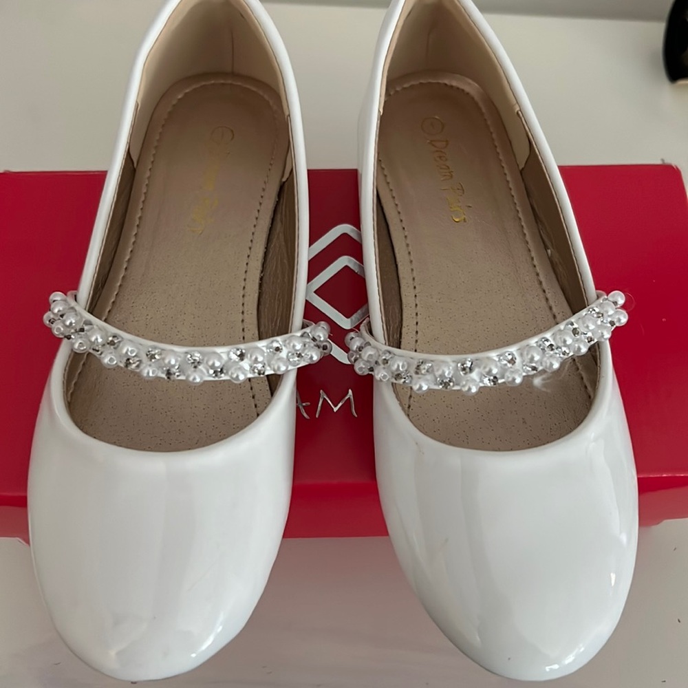 Dream Pairs Pearl Strap White Dress Shoes